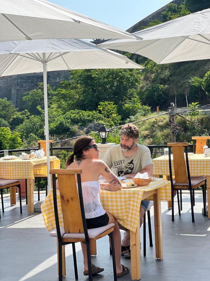 Hotel With Castle View Gjirokastër 외부 사진