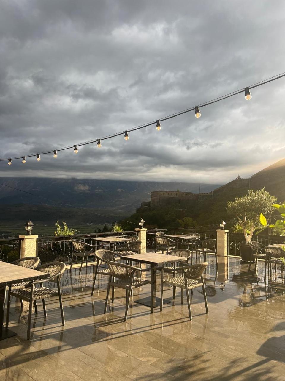 Hotel With Castle View Gjirokastër 외부 사진