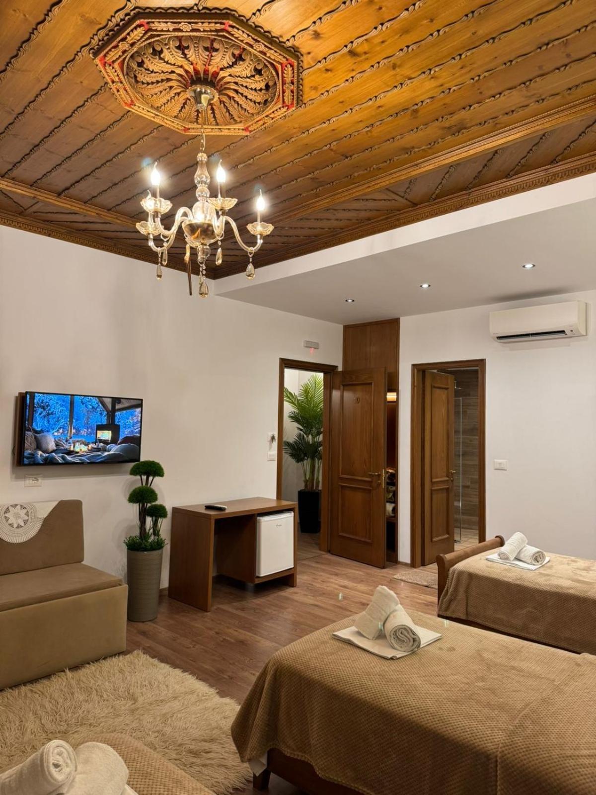 Hotel With Castle View Gjirokastër 외부 사진